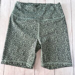 Leopard Dot Workout Biker Shorts Women Medium Athleisure Pilates Yoga